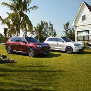 Autos Usados AITO M8 SUV Mediano de Nueva Energía Hongmeng 40 Suspensión Neumática de Doble Cámara 480kW Carga Rápida Volante a la Izquierda 2026 - Product Image 3