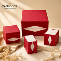 Boîte d'emballage de bijoux rouge de luxe, coffret cadeau personnalisé, boîte à bijoux rigide en papier de qualité supérieure pour bague, collier, bracelet, OEM ODM