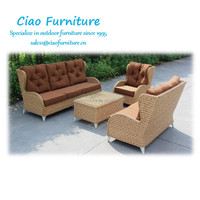 Beige Polyrattan Outdoor-Sofa-Eckgarnitur mit Kissen Gartenmöbel Zeitgenössisches Design Wasserfest UV-Beständiges Sofa