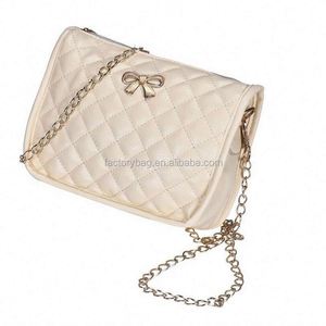 Sac à bandoulière BSCI pour femme, sac de loisirs avec nœud papillon et chaîne, pochette de soirée - Product Image 3