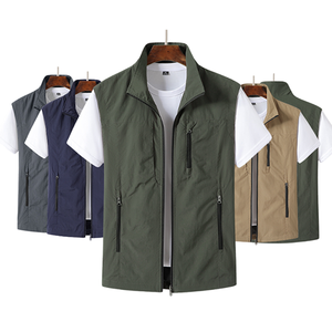 Gilet matelassé en laine double face pour homme, col rabattable, sans manches, idéal pour l'extérieur en hiver - Product Image 6