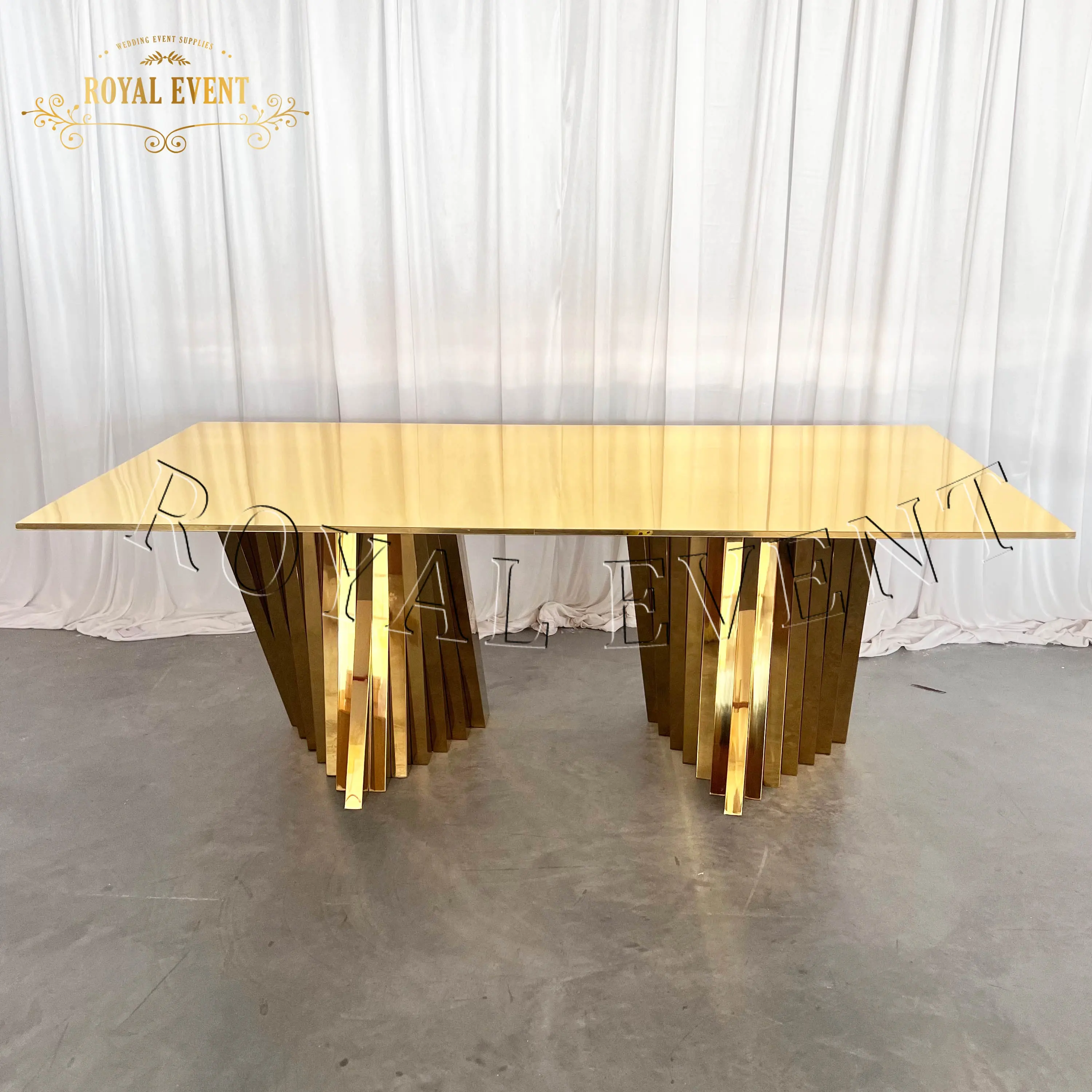 Foshan mobilya lüks yemek masası seti altın paslanmaz çelik cam üst düğün masa resepsiyon