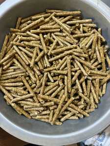 Barras de Biomasa de Venta Caliente 6MM-10MM Grado Combustible para Calderas de Biomasa Sistema de Calefacción Energía 1.5% Ceniza 5% Humedad 500-900kg/m³ - Product Image 1