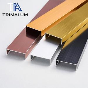 Moulage de bordure décoratif en alliage d'<span class=keywords><strong>aluminium</strong></span> en forme de <span class=keywords><strong>U</strong></span> avec finition titane pour les intérieurs modernes - Product Image 3
