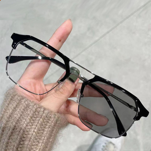<span class=keywords><strong>Gafas</strong></span> de Sol Fotocromáticas con Graduación <span class=keywords><strong>para</strong></span> Miopía, Montura de Metal con Cadena, Logotipo Personalizado, <span class=keywords><strong>Gafas</strong></span> de Moda <span class=keywords><strong>para</strong></span> <span class=keywords><strong>Mujer</strong></span> y Hombre - Product Image 1