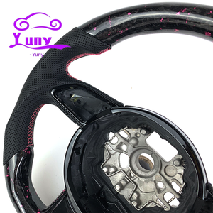 Volante de Fibra de Carbono Forjado Personalizado con Fragmentos Rosados para <span class=keywords><strong>Audi</strong></span> S4 A3 A6 A7 A8 S3 S4 S5 RS3 RS4 RS6 Estilo Racing - Product Image 4