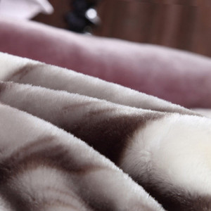 Đôi Dày Ấm San Hô Giường Đơn Tùy Chỉnh Logo Dệt Polyester Hoa Bền Vững Nặng Chồn Raschel Chăn Cho Mùa Đông - Product Image 6