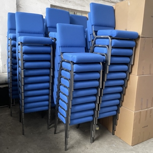 Venta al por mayor de OEM de fábrica personalizada raya roja apilable barato cómodo estante comercial restaurante muebles Silla de iglesia en Kenia - Product Image 6