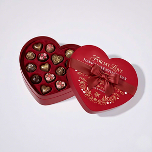 Caja de Regalo Rígida Roja en Forma de Corazón con Impresión en Dorado y Cinta de Satén para Bombones Premium - Product Image 1