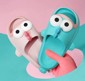 Chaussons de plage d'été confortables pour l'intérieur et l'extérieur, style Champion, EVA, drôle, mignon, grenouille, pantoufles pour femmes, pantoufles clownfish de dessin animé - Product Image 2