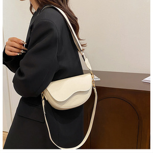 Tas Selempang Wanita ZPB3692 PU Pure Fashion Tahan Air dengan Tali Lebar dan Penutup Terbuka untuk Grosir - Product Image 6