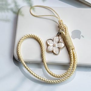 Acessórios de Joalheria: Corrente de Celular Prateada em Formato de Laço e Coração com Contas Artesanais para Capa de Fone de Ouvido e Suporte de Bolsa - Product Image 5
