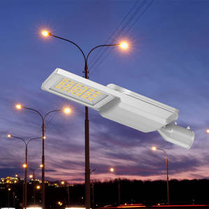Farola LED con Ángulo de Haz Ajustable, IP66, para Exteriores, Iluminación de Estacionamientos y Áreas Escolares - Product Image 1