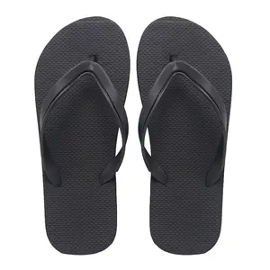 A buon mercato di promozione del commercio all'ingrosso cina bottiglia in pe trasparente flip flop, spiaggia di scarpe pantofola di gomma di base plain nero all'ingrosso di vibrazione del pvc flops all'ingrosso