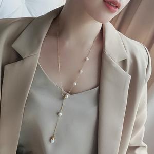 Collar de Perlas de Agua Dulce Pequeñas y Lujosas con Cadena Larga Ajustable, Estilo Único para un Toque Elegante en Suéteres Largos - Product Image 5