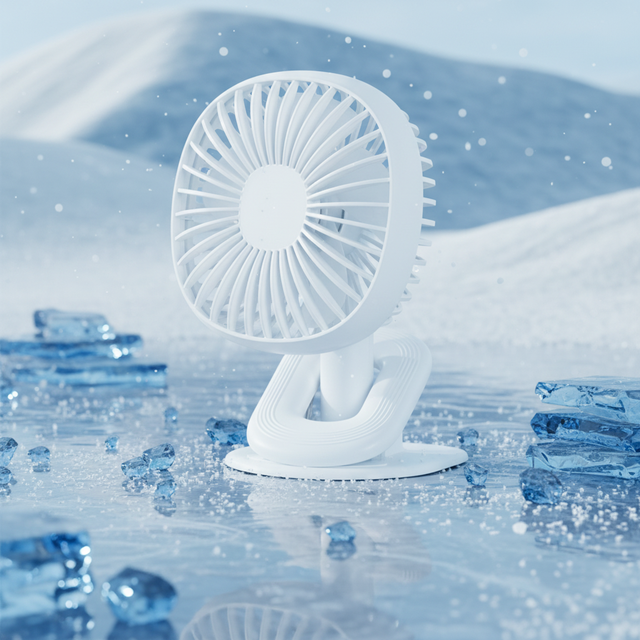 Portable Rechargeable USB 5 Blade Clip-On Fan with 360 Degree Rotation for Outdoor and Household Use