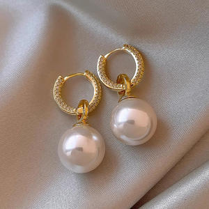 Pendientes de Perlas Akoya de Plata 925 Chapados en Oro Blanco Tiamo, Perlas Cultivadas Redondas AAA con Engaste de Bisel, Clásicos para Mujer, para Boda - Product Image 4