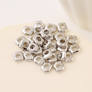 Cuentas espaciadoras de plata de forma irregular con acabado en oro de 18K que conservan el color, pulsera y collar de cuentas hechos a mano con cuentas a juego - Product Image 4