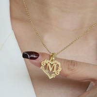 Melocotón corazón nombre letra inicial garra ajuste Cubic Zirconia impermeable colgante joyería de moda collares para mujeres alfabeto