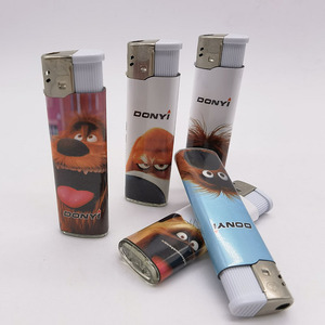 Dongyi Hot Bán Cổ Điển Biểu Tượng Tùy Chỉnh Thuốc Lá Điện Tử Nhẹ Hơn Dùng Một Lần Có Thể Sạc Lại <span class=keywords><strong>Smok</strong></span> Phụ Kiện Nhẹ Hơn Akmak - Product Image 3