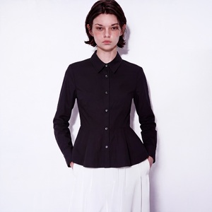 Chemisier noir à volants boutonné pour femme, manches longues, col classique, coupe ajustée, idéal pour le bureau - Product Image 2