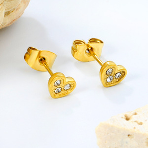 Pendientes de Acero Inoxidable con Forma de Corazón, Engaste de Diamantes, Joyería Fina para Uso Diario - Product Image 1