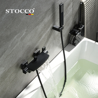 Ensemble de douche moderne STOCCO en chrome avec pommeau pluie, système mural en laiton massif et douchette céramique pour villa et hôtel