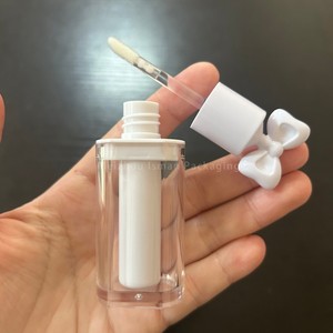 <span class=keywords><strong>ISMAN</strong></span> Vente en gros de tubes de gloss à lèvres miniatures de 2,5 ml avec nœud papillon, design mignon, emballage vide pour gloss à lèvres, rose, noir, blanc, logo personnalisé - Product Image 4