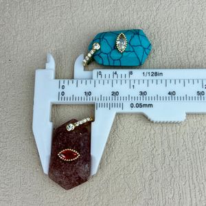 Collier pendentif en or 18 carats avec pierres naturelles : quartz rose, obsidienne, améthyste, œil de tigre, aventurine verte – Bijoux de fête en gros - Product Image 3