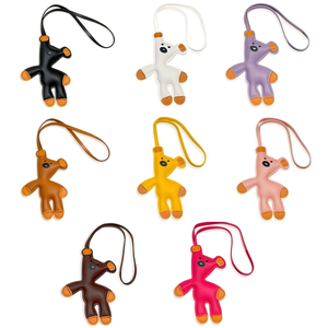 Llavero de coche con forma de oso de peluche de dibujos animados, duradero, de cuero PU, colgante para decoración de bolsos - Product Image 5