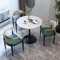 Table à manger nordique en acier au carbone de petite taille avec combinaison de 2 chaises, design moderne personnalisable, assemblée, hôtel, café