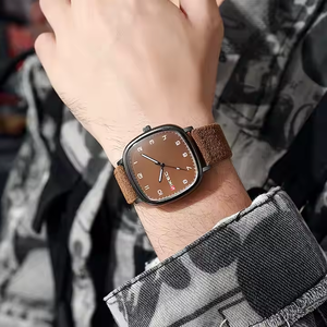 Orologio da Uomo Elegante e di Lusso, Impermeabile, Cassa in Lega, Quadrante Quadrato con Numeri Arabi, Cinturino in Pelle, Movimento al Quarzo, Orologio Sportivo - Product Image 3