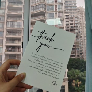 Tarjetas de Agradecimiento Personalizadas con Relieve y Lámina Dorada - Tarjetas de Inserción de Lujo con Estilo Escrito a Mano para Marcas de Ropa y Moda - Product Image 2