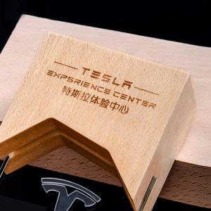 جوائز من خشب صلب زجاجي رخيص بالجملة محفور عليها كريستال مُعتمد جوائز تذكارية للشركة في الاجتماع السنوي - Product Image 3