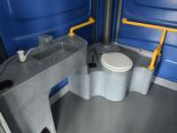 Toilette portable en fauteuil roulant en PEHD toilettes portables à faible coût pour handicapés toilettes mobiles porte-pot portable extérieur