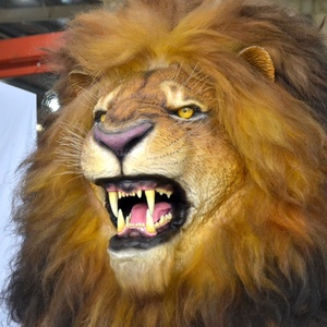 Eğlence parkı ekipmanları animatronic aslan sürmek