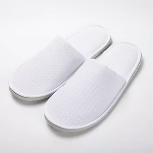 Pantoufles jetables de luxe blanches en tissu gaufré, personnalisables avec logo, pour compagnies aériennes, voyages, hôpitaux, hôtels et salles de bain, vente en gros - Product Image 1