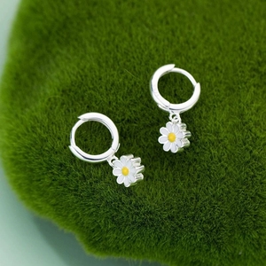 High Quality 925 Sterling <strong>Silver</strong> Drop <strong>Earrings</strong> Cute <strong>Daisy</strong> Floral Hoops Fashionable Trendy Jewelry Gift - Product Image 5
