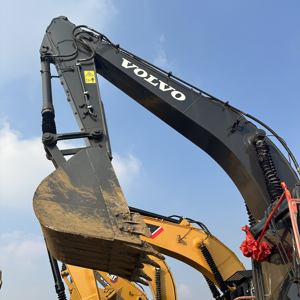 Excavatrice sur chenilles Volvo EC240 d'occasion à bas prix et faible consommation de carburant, moteur Deutz, 24 tonnes, en stock - Product Image 6