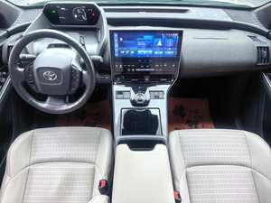 SUV Toyota de Segunda Mano, Fabricado en 2022, BZ4X, Eléctrico, Autonomía de 500 Kilómetros - Product Image 4