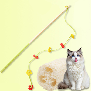 Jouet pour chat Loofah avec long manche et clochette, jouet interactif durable et résistant à la mastication pour chatons et animaux de compagnie - Product Image 1