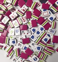 Ensemble de Mahjong de Luxe en Acrylique Bestseller avec Tuiles de Mahjong Roses Gravées pour Soirée de Mahjong