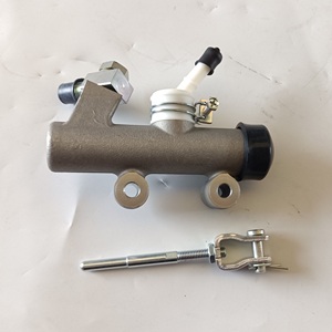 Clutch Master Cylinder OE 16042213040 for Bus Transmission System - Product Image 3
