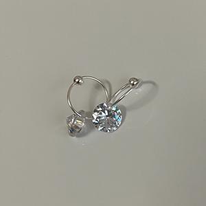 ต่างหูเงินแท้ S925 ดีไซน์เรียบง่าย ประดับเพชรขาวทรงดอกไม้ไฟ สไตล์เกาหลี ผลิตภัณฑ์คุณภาพ - Product Image 5