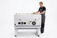 Machine de découpe et de gravure au laser CO2 de type refroidisseur intégré, à grande vitesse et haute précision