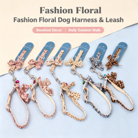 Ensemble Harnais et Laisse Vintage à Motifs Floraux avec Clochette, Collier de Promenade Ajustable et Adorable pour Chiots, Kit de Traction pour Petits Chiens