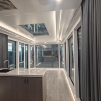 Hôtel conteneur de luxe extensible, cabine préfabriquée importée de Chine, fabriquée en panneaux sandwich bois-acier
