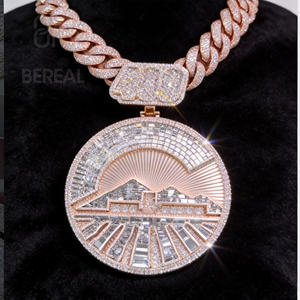 Colgante de cadena con letras de moissanita VVS que pasa la prueba del diamante, estilo hip hop personalizado, colgante con nombre de diamante baguette, joyería para hombre - Product Image 1