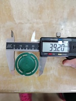 Bouchons à vis en plastique PE de 32 mm avec logo personnalisé pour couvercles et fermetures de boîtes de conserve et de bouteilles