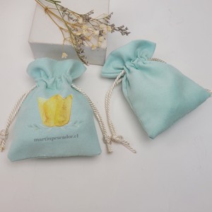 Bolsa de Embalaje para Joyería de Gamuza de Lujo Pequeña, Personalizada con Logotipo y Color, Impresa en Serigrafía - Product Image 2
